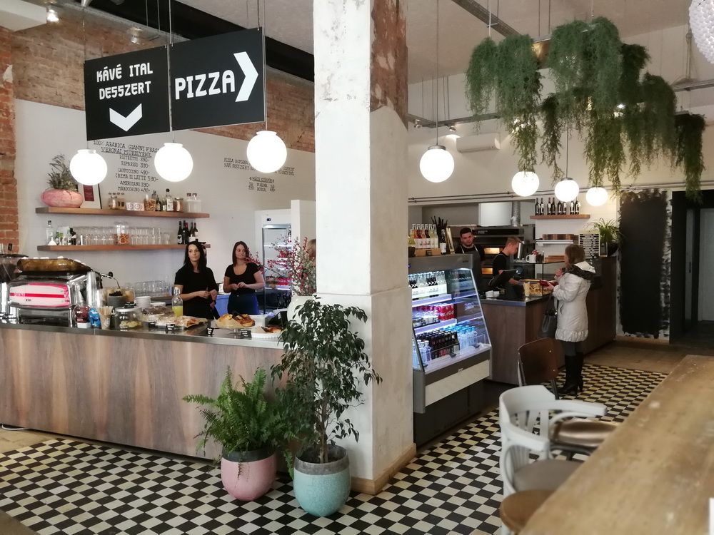 Pizza, kávé, világbéke. A Dudás-fivérek új étterme Miskolcon. 
