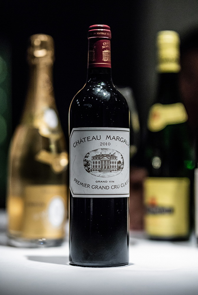 "A francia alapból hozza a legkiválóbb francia borokat..."