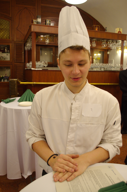 Pacsai Martin, a 2019. évi Olivier Roellinger nemzetközi szakács verseny közép-európai elődöntőjének győztese, a BGE végzős hallgatója.