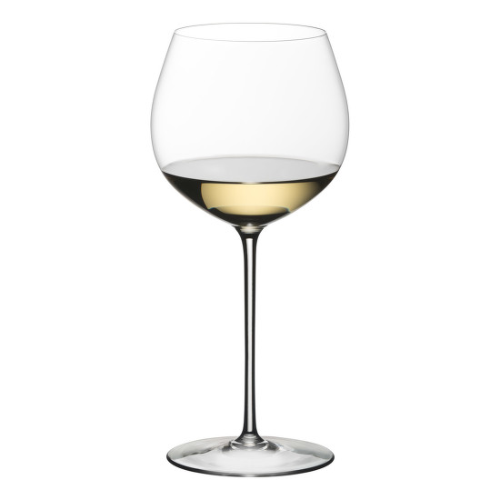 A Riedel Vitis Chardonnay mintáján megfigyelhetjük a burgundisként induló, ám szélesebb szájkialakítással végződő pohárformát