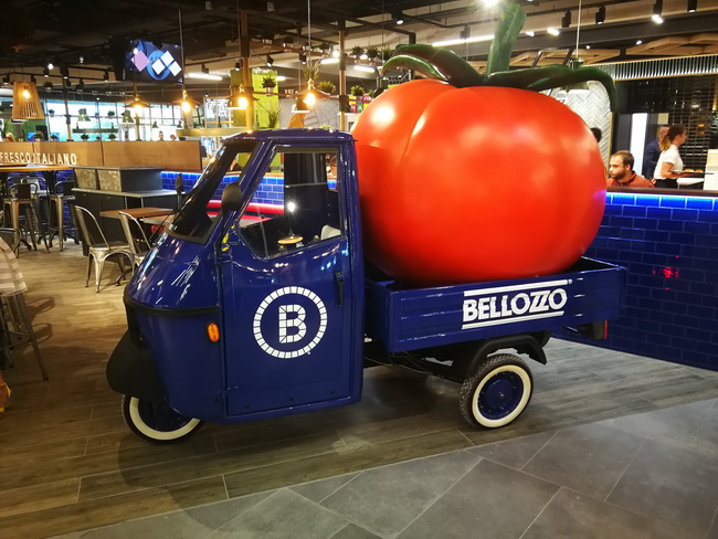 A Bellozzo jól ismert reklám autója is az Árkád Food Loft egyik attrakciója