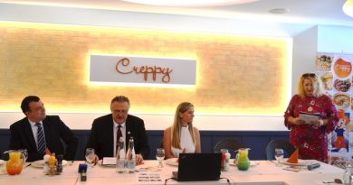 Creppy Center átadó sajtótájékoztató Miskolc polgármestere, Miskolc jegyzője, Oszlánczi Réka tulajdonos és Terdik Adrienne PR-tanácsadó. GasztroMagazin 2020.