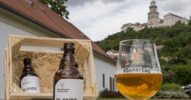 A Pannonhalmi Főapátság sörfőzdéje. Blonde belga sör. GasztroMagazin 2020.