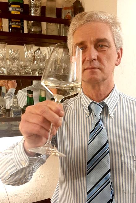 Szöghy Ottó sommelier, magyar bajnok 1998, Diplom Sommelier. GasztroMagazin 2020.