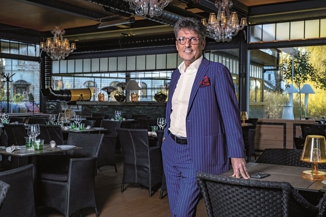 A Dining Guide Életműdíját idén László Árpád, a Robinson Restaurant tulajdonosa vehette át. GasztroMagazin 2021.