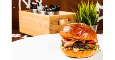 A győztes kacsamájas hamburger a debreceni Szaft 'N Burger Fesztiválon. GasztroMagazin 2021.