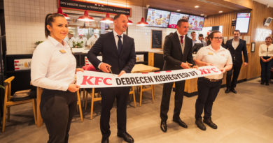 Zöld Kentucky Fried Chicken nyitott Debrecenben. GasztroMagazin 2021.
