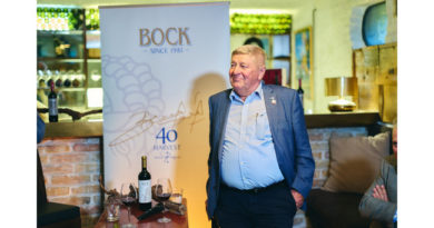 Bock József életműdíjat kapott az idei Vince díjátadó ünnepségen. GasztroMagazin 2021.