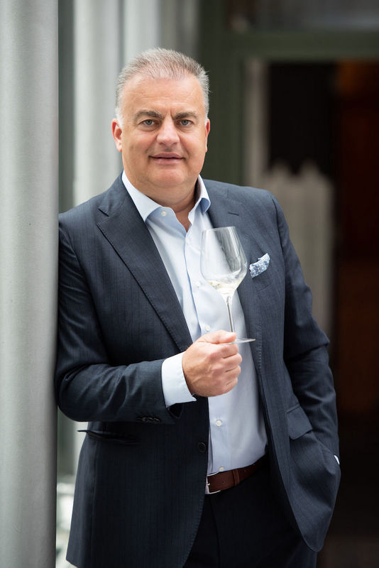 Závodszky Zoltán. Pearl & Z. Magyar pezsgő sikere a londoni Decanter Wine Awards borversenyen. HOL Magazin 2022.