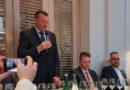 Günzer Tamás a Felix Rendezvénypalotában az Év Bortermelője Magyarországon díj átadóján 2022. decemberében. GasztroMagazin 2023.