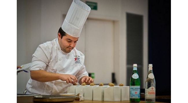 Egy fiatal portugál Chef zelleres ételkülönlegessége nyerte el a fenntarthatósági díjat. GasztroMagazin 2023.