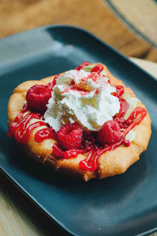 Budapest Bites We love lángos. HOL Magazin 2025.