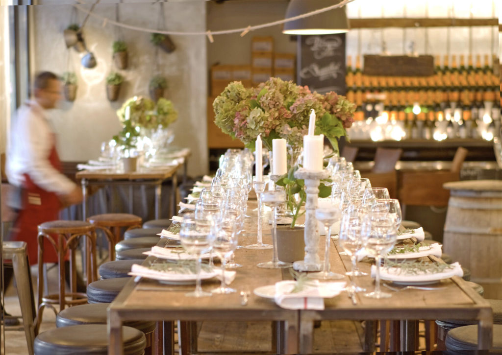 Déryné. Dining Guide TOP 100 Étterem Kalauz. HOL Magazin 2025.