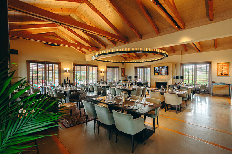 Sauska 48. Dining Guide TOP 100 Étterem Kalauz. HOL Magazin 2025.