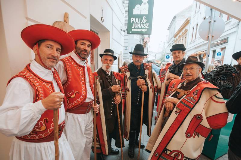 Puli & Juhász. GasztroMagazin 2025.
