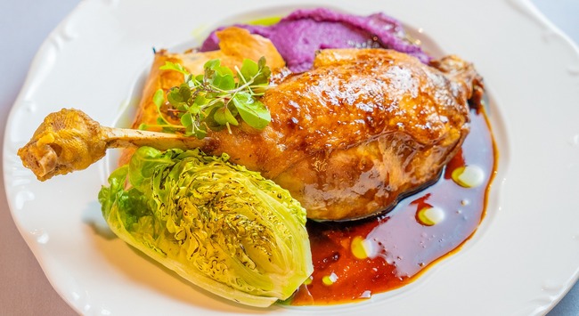 Sült libacomb a Glédában. GasztroMagazin 2025.