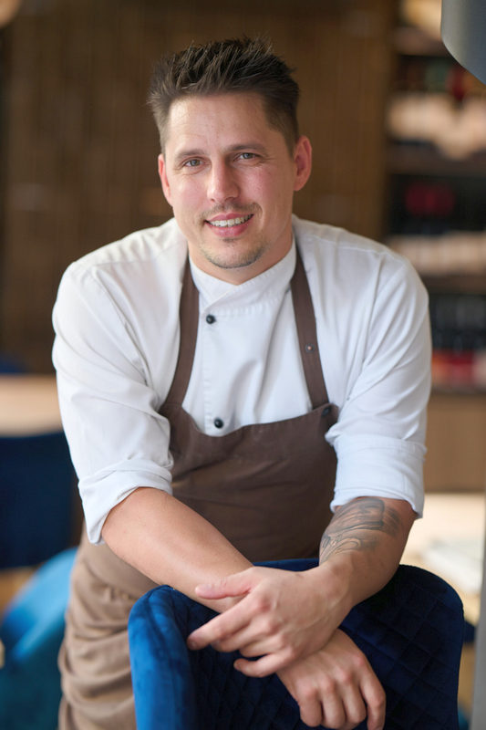 A szezonális és fenntartható konyhaművészet újra előtérbe helyezi azokat az alapanyagokat, amelyekkel régen természetes volt a munka