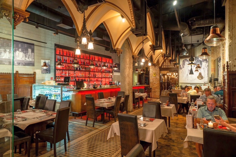 Újra megnyitott a belvárosi Apostolok Étterem. GasztroMagazin 2025.