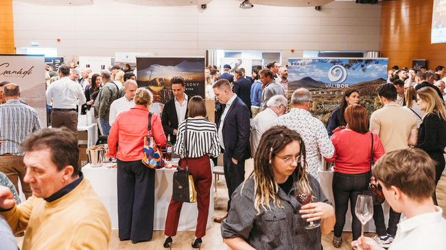 Nagy siker volt az idei Badacsony New Yorkban borrendezvény is. HOL Magazin 2026.